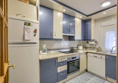 Cocina totalmente equipada en alquiler integro en Casa Rural Higueras